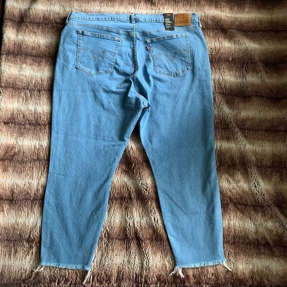 Levi's Wedgie Skinny Jeans Frayed Hem - Picture 3 of 9